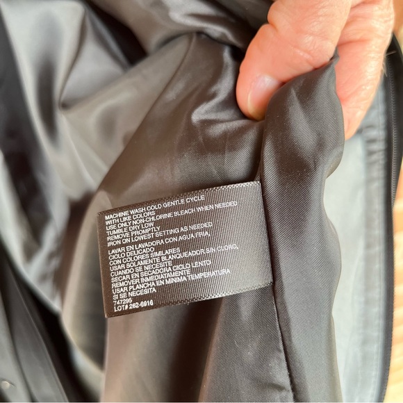 Ladies lightweight trench/raincoat. size medium - Picture 9 of 15